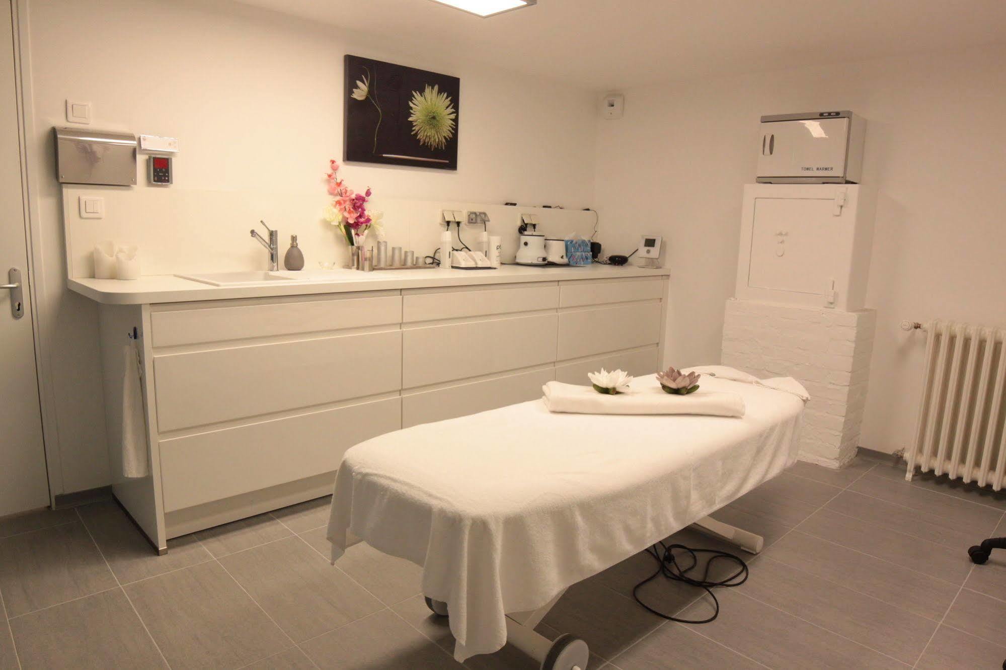 Le Paddock Bed & Breakfast เฟก็องป์ ภายนอก รูปภาพ